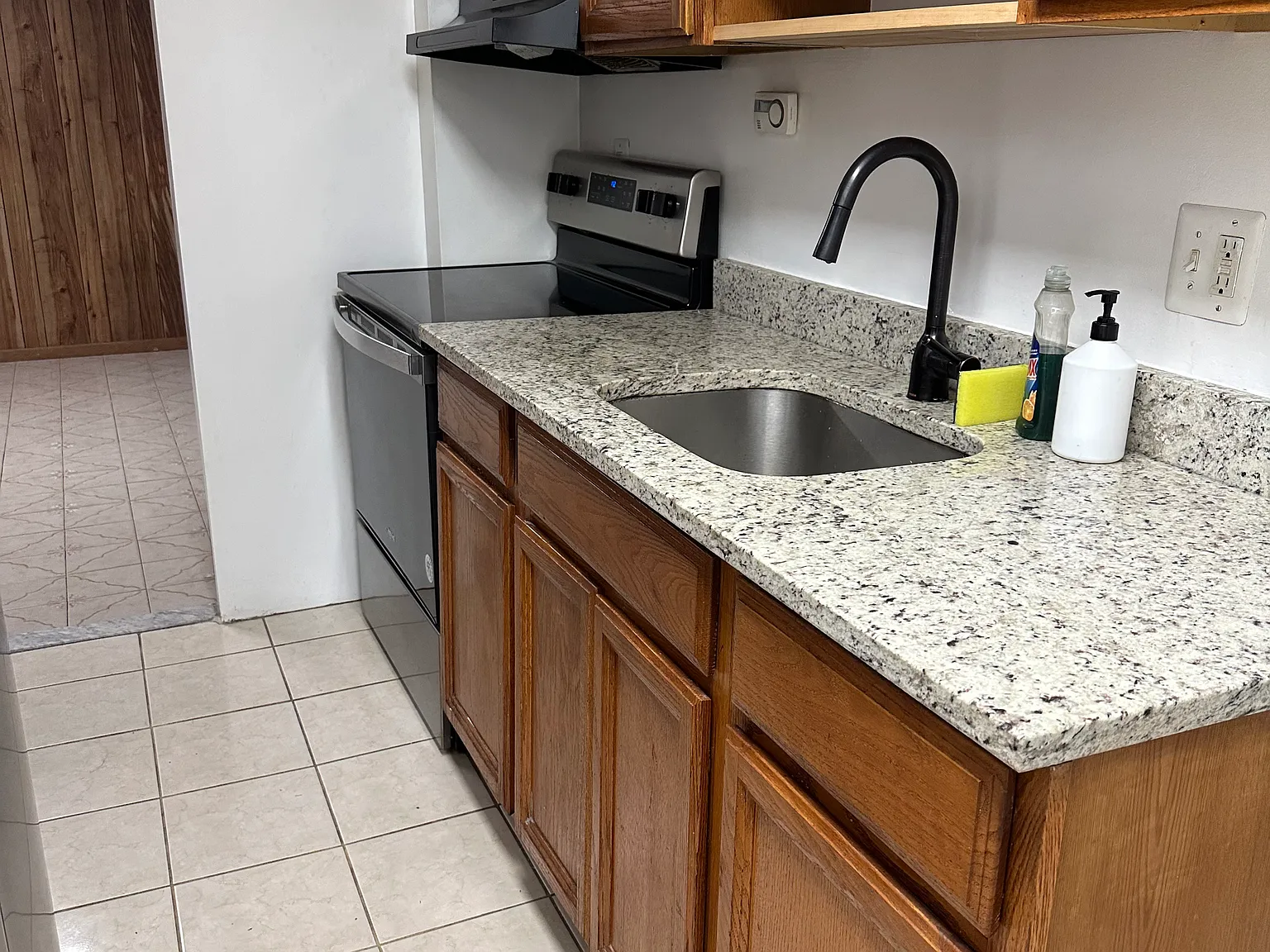 2 bed, 950 sqft, $2,000 — Photo 3