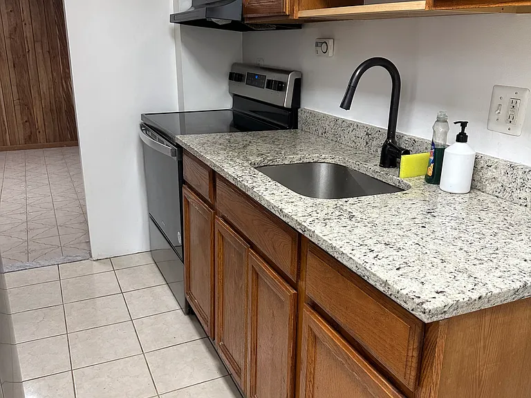 1813 Arcola Ave — Photo 3
