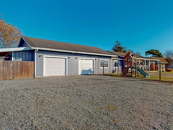 2nd image of 1120 Three Cabins Ln