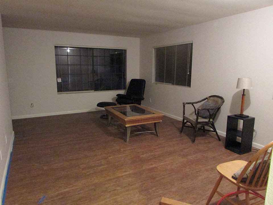2nd image of 300 Los Cabos Ln