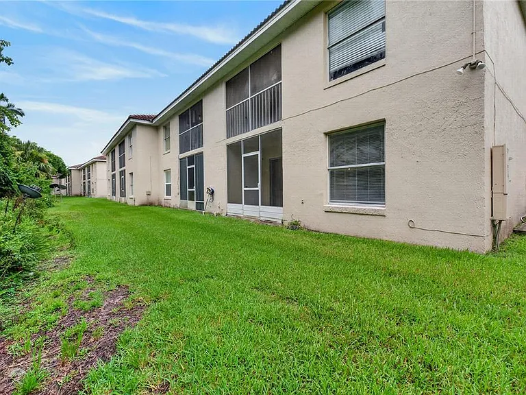 13829 Timberland Dr #101 — Photo 41
