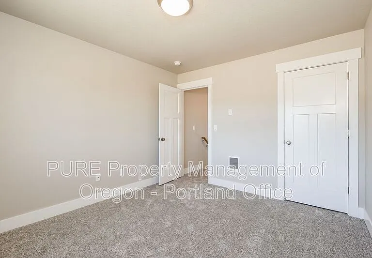 512 NE Trillium Dr — Photo 14