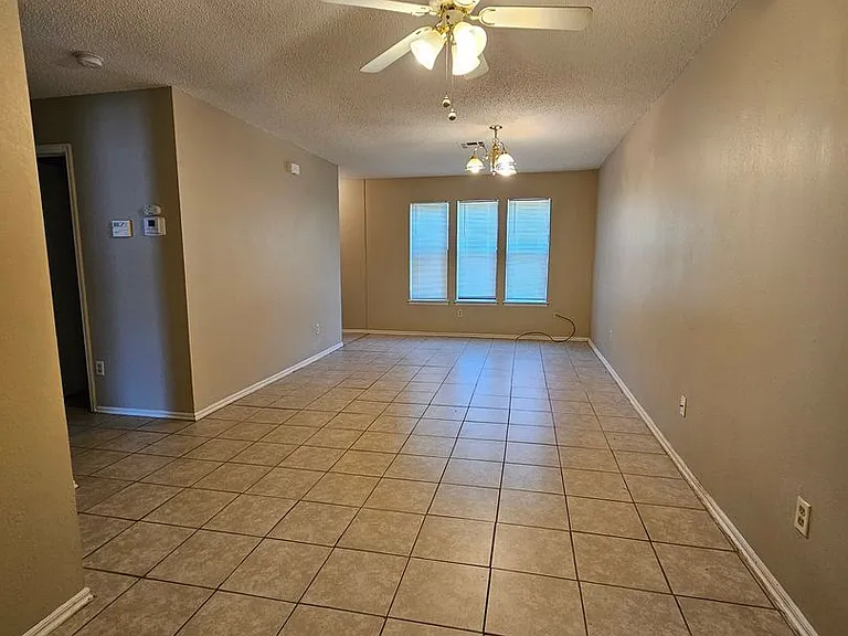 1208 Clearwater Dr — Photo 8