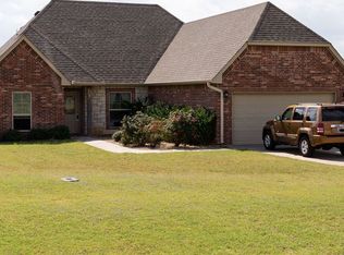 1133 Mount Marcy Dr, Lawton, OK 73507