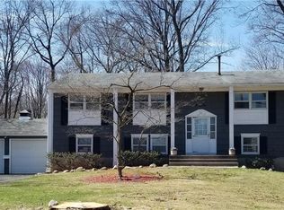 31 Campbell Ave, Airmont, NY 10901