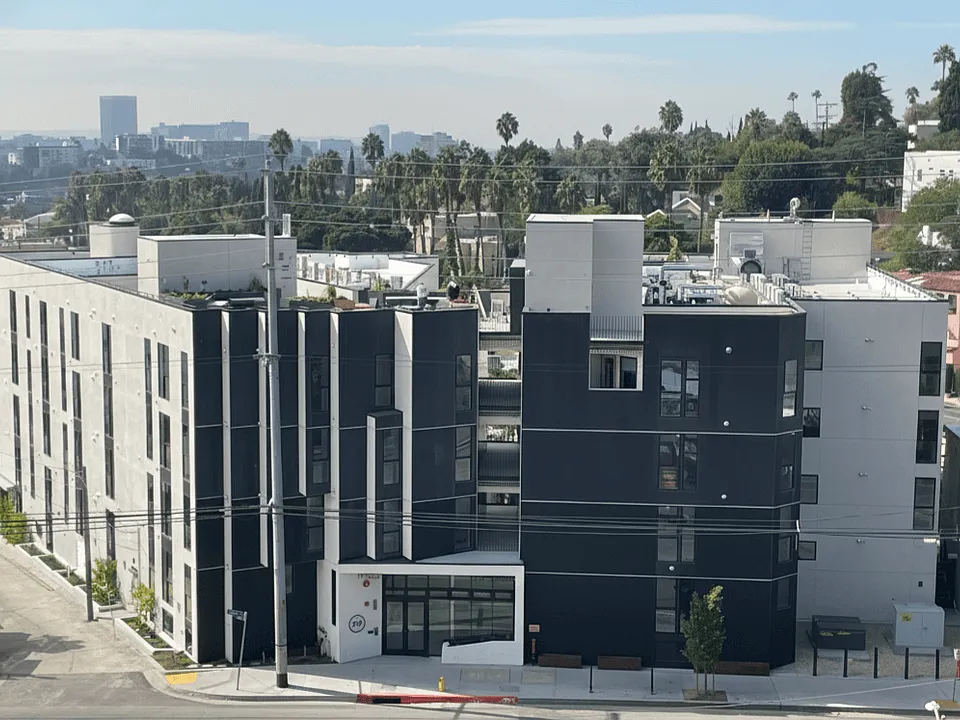 Building Photo 5