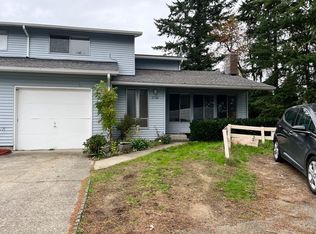 2920 NE 8th St, Renton, WA 98056