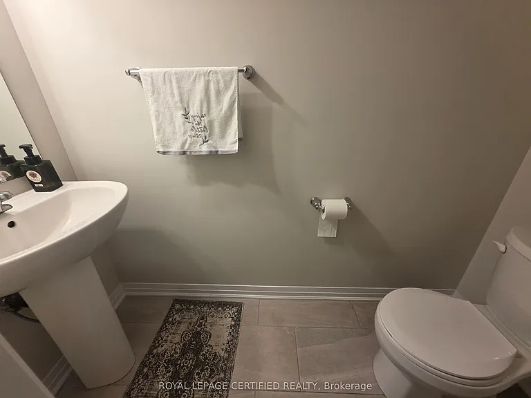 9 Valencia Ave — Photo 8