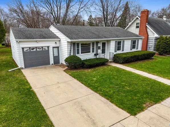 1139 Roscoe St, Green Bay, WI 54304