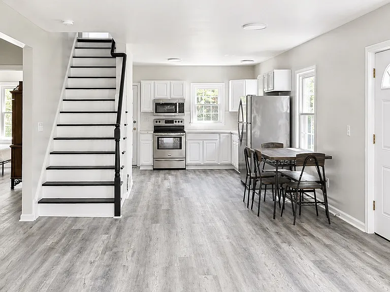 617 Evergreen Ave — Photo 3