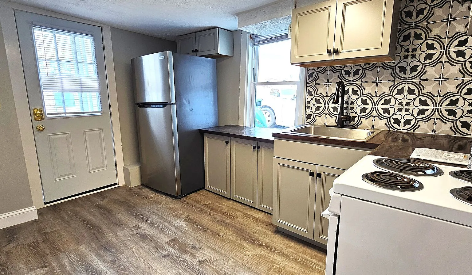 603 Riverside Avenue — Photo 3