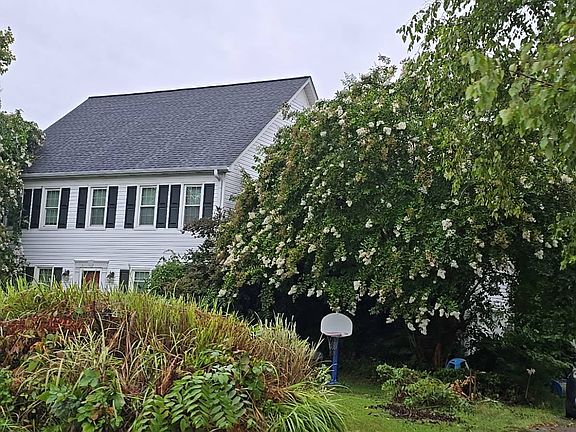 2nd image of 160 E Plantation Cir