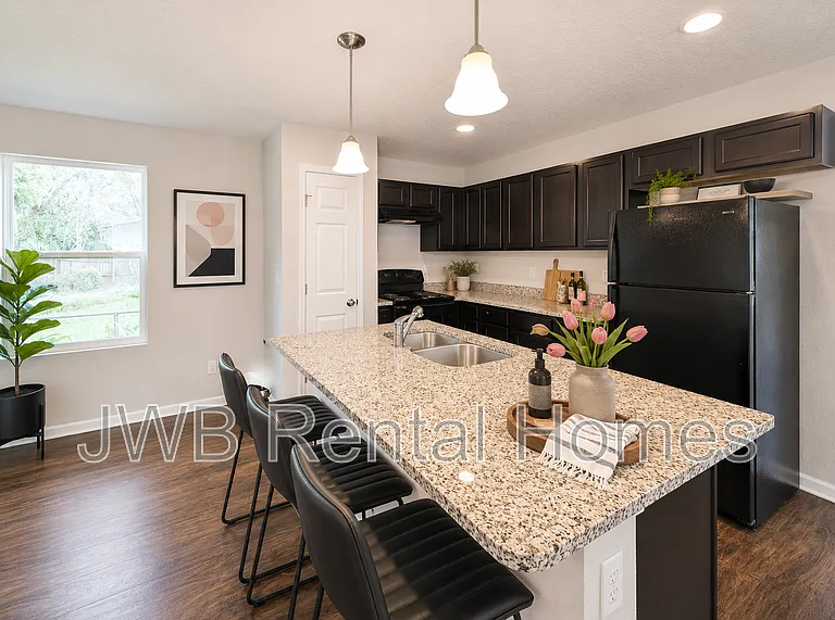 7700 Dandy Ave — Photo 3