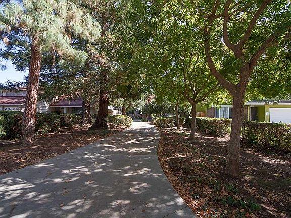 2nd image of 287 Briggs Ct