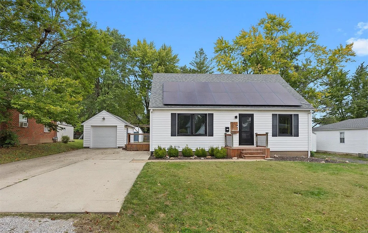 107 Henderson St photo 1