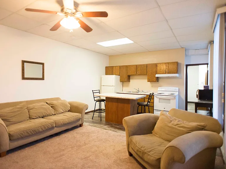 411 Broadway N #203 — Photo 8