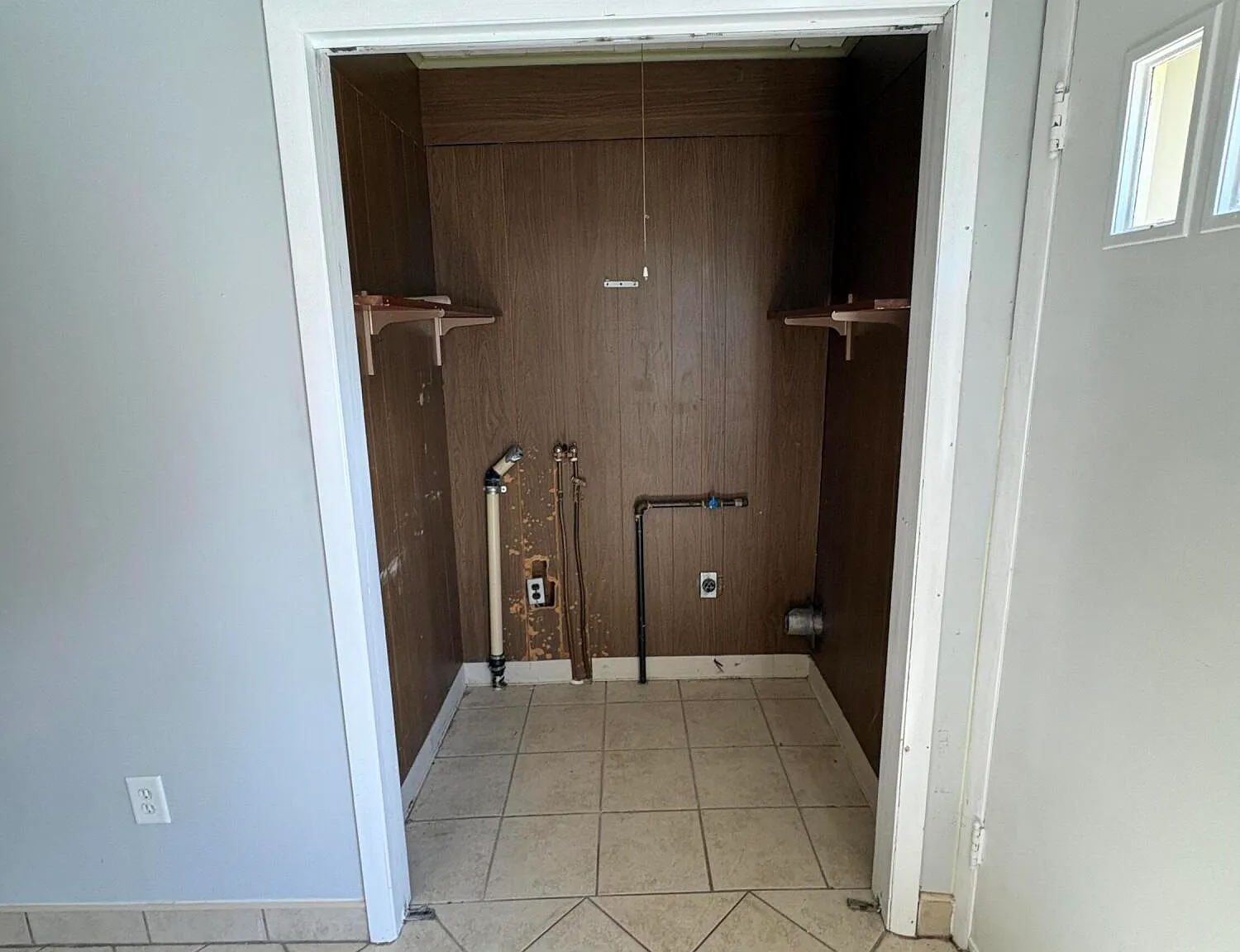 3 bed, 2.0 bath, 1300 sqft, $1,400 — Photo 4