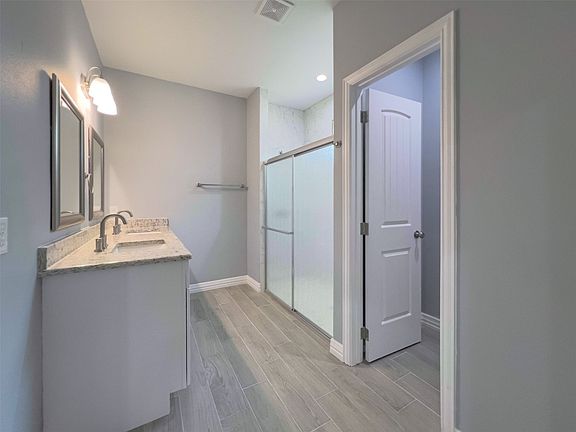 5th image of 123 Channelview Dr