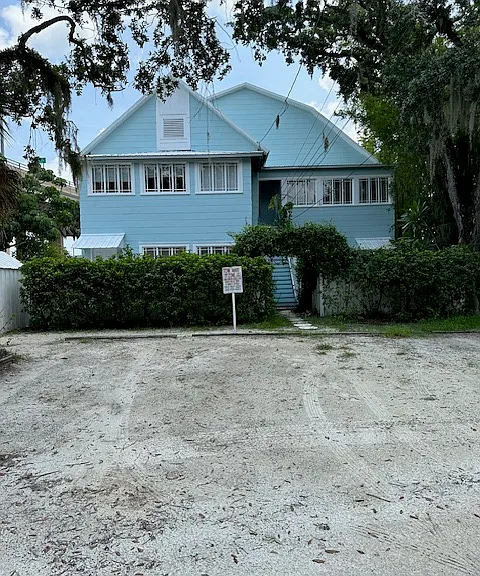 408 S Riverside Dr #4 — Photo 3