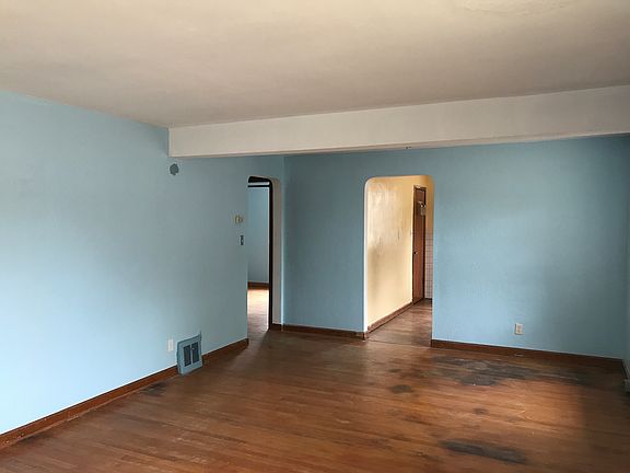 3rd image of 4364 Eminence Ave