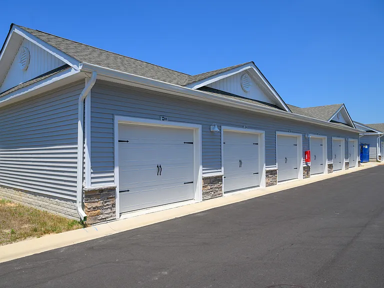 Coastal Tide Apartments — Photo 11