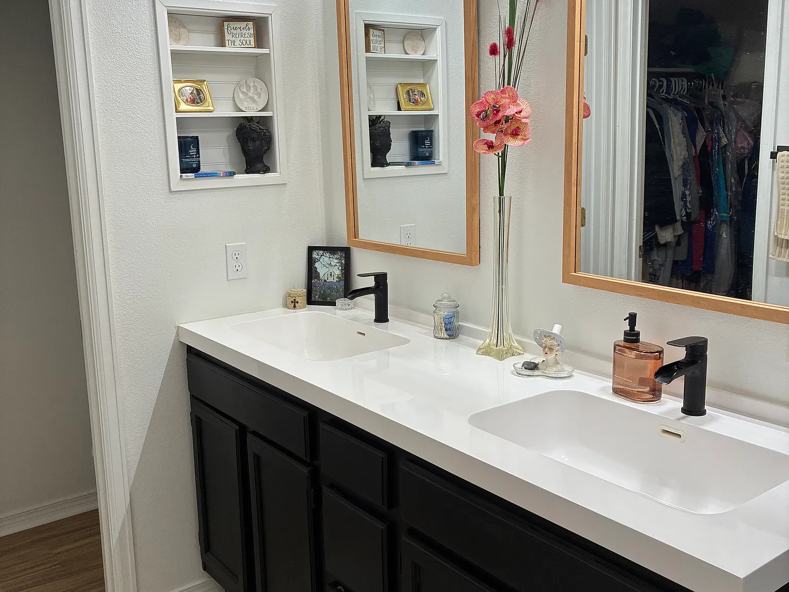 2 bed, 1190 sqft, $2,200 — Photo 2