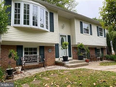 1st image of 13736 Marilyn Ct