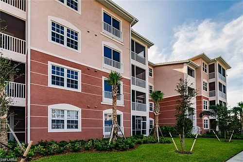 15901 Royal Pointe Ln Photo 1