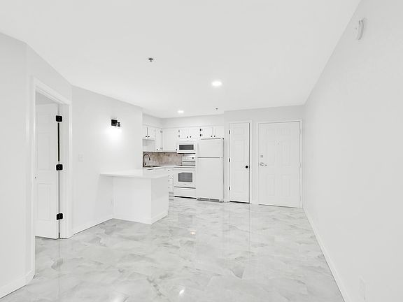 5th image of 200 Sandestin Ln APT 622