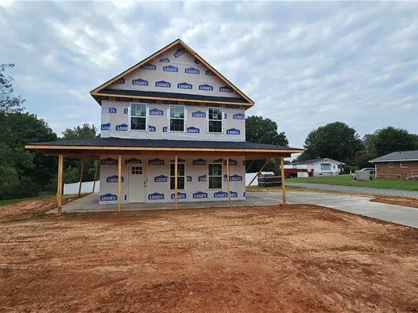 4442 Gracemont Dr NW, Winston Salem, NC 27106