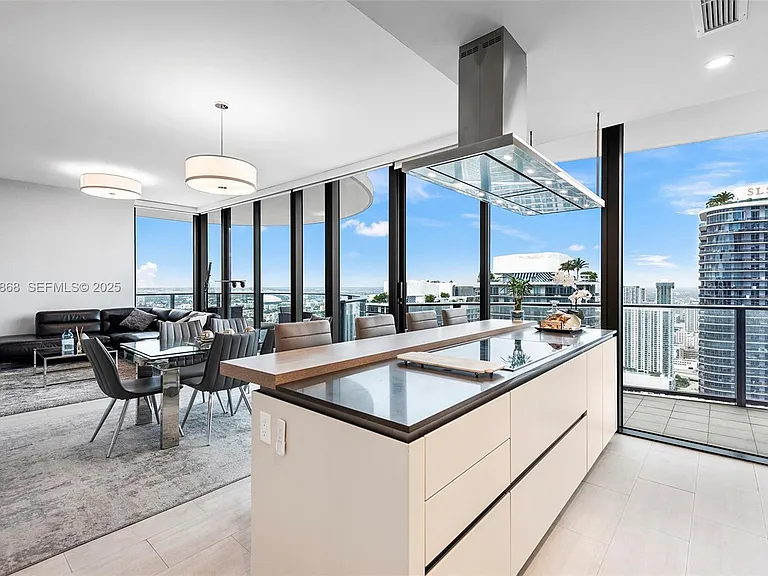 1000 Brickell Plz #Penthouse 5301 — Photo 11