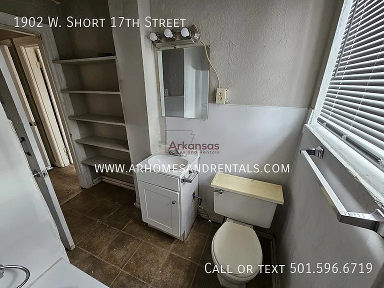 1902 W Short 17th St — Photo 20