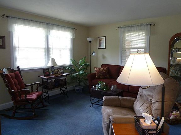 3rd image of 245 Windsor Dr