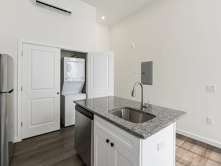 5303 Chester Avenue — Photo 4