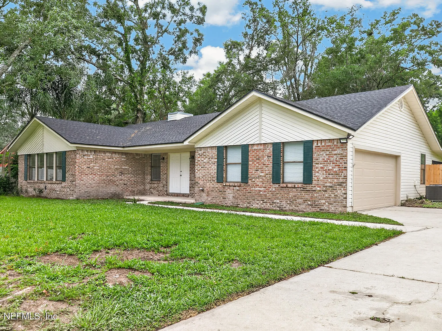 3 bed, 2.0 bath, 2025 sqft, $2,500 — Photo 2
