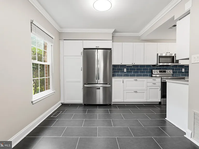 6410 Blarney Stone Ct — Photo 4