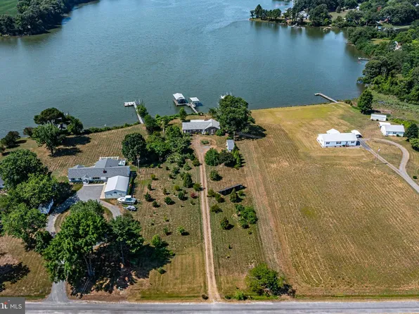 244 Cherry Orchard Ln, Montross, VA 22520