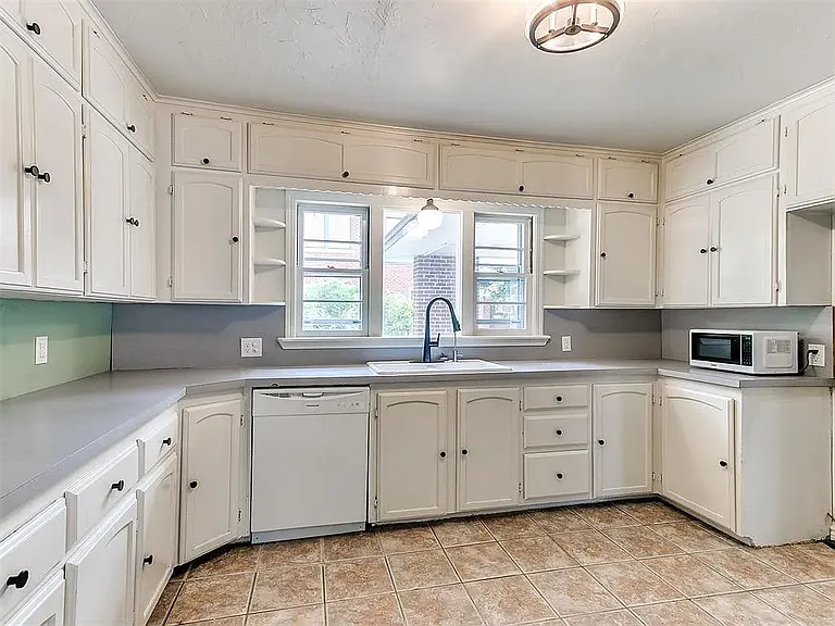 706 S Williams Ave — Photo 8