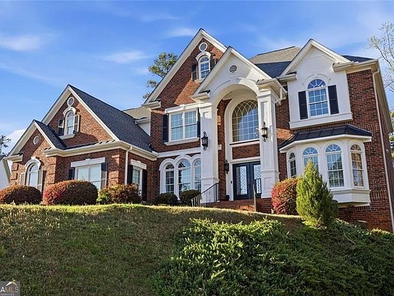 3rd image of 5662 Tuxedo Dr