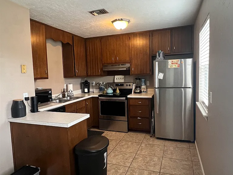 285 Dixie Dr #B2 — Photo 3
