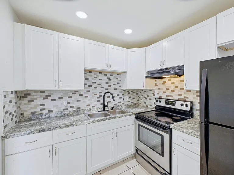 6289 Lear Dr #206 — Photo 5