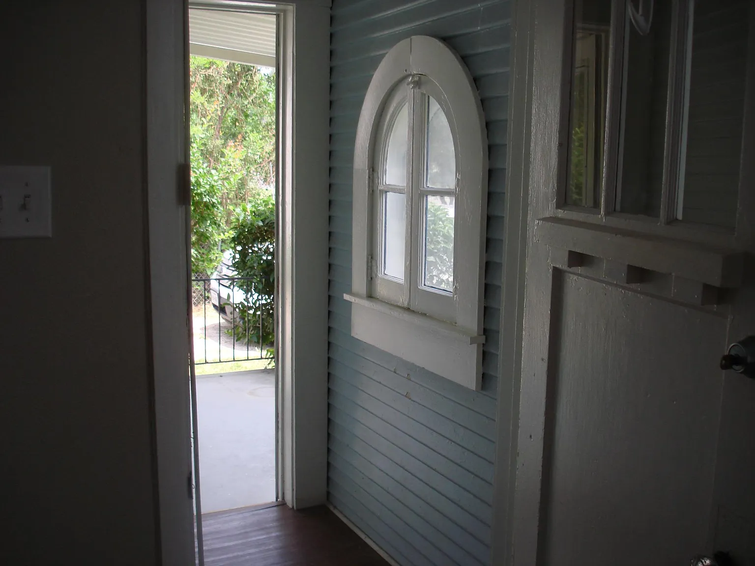 515 W Huisache Avenue — Photo 3