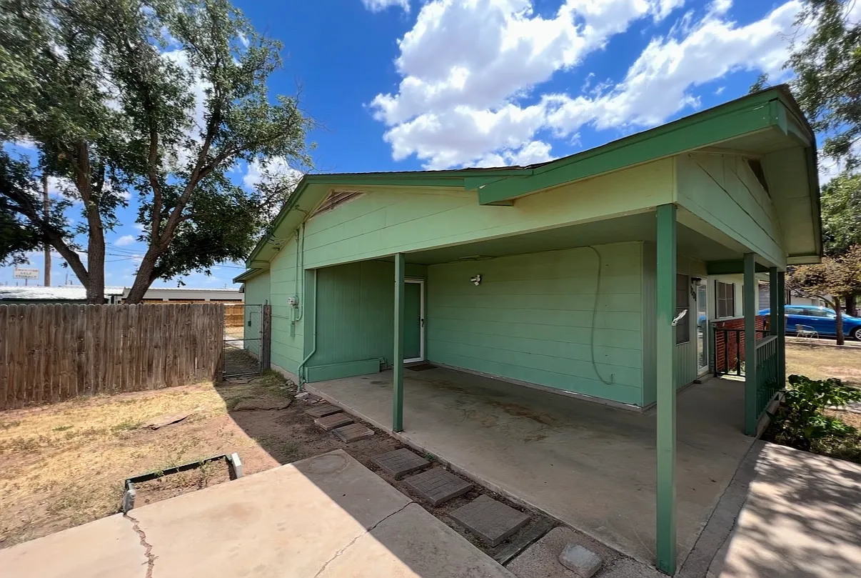 3 bed, 1.5 bath, 1292 sqft, $1,400 — Photo 3