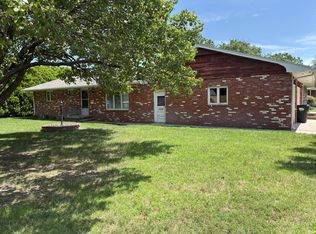 600 Catalina Dr #A, Hutchinson, KS 67502