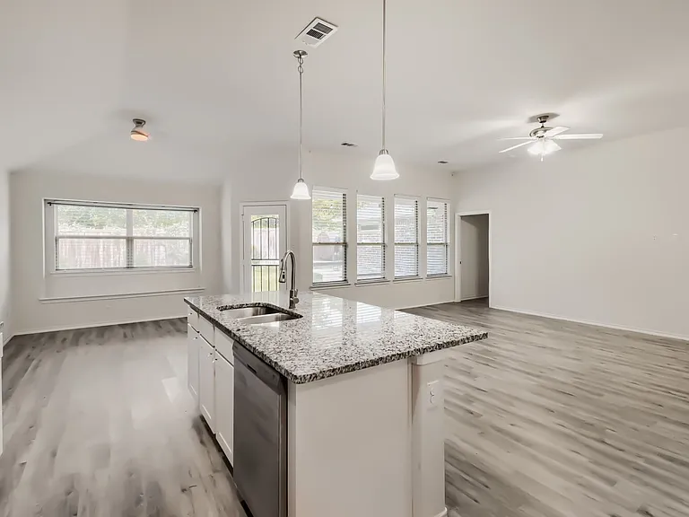1300 Avenue C — Photo 10
