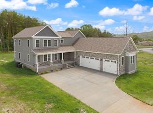 288 W Canterbury Dr, Bronston, KY 42518