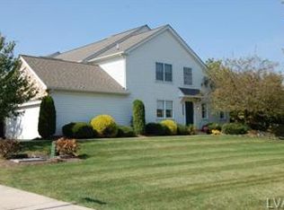 2925 Larkspur Ln, Easton, PA 18045