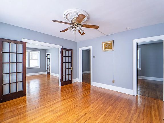 5th image of 76 Emerson Ave #1