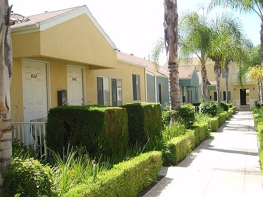 1st image of 620 1/2 E Garfield Ave