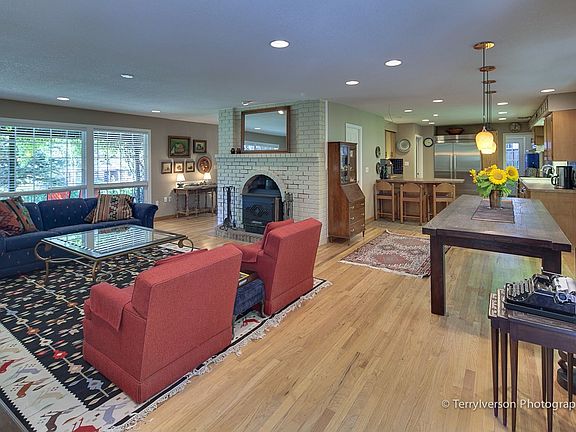 Living/Dining Room